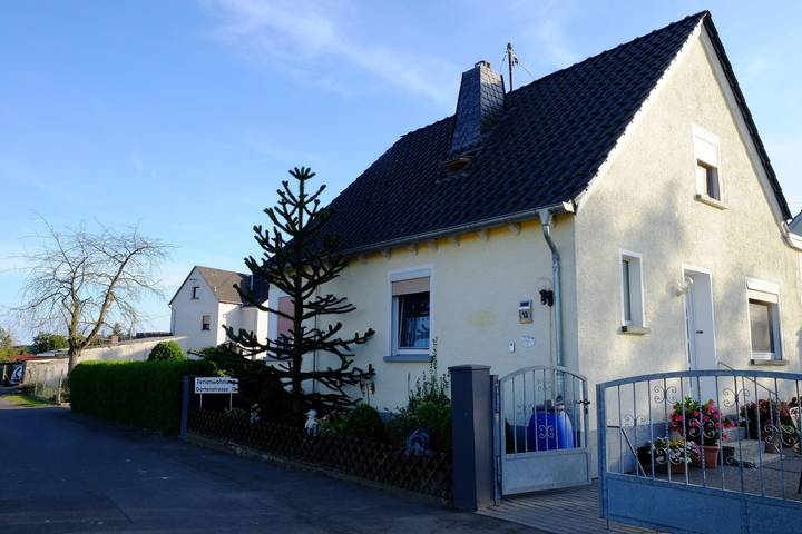 Ferienwohnung für 4 Personen, mit Terrasse in Münstermaifeld