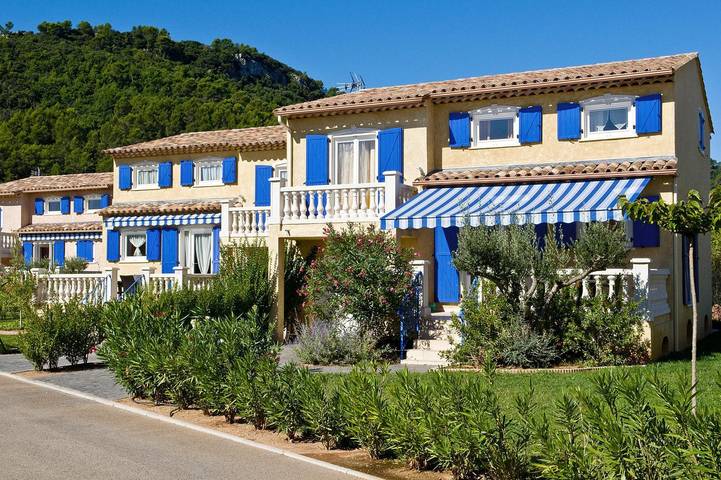 Ferienhaus für 8 Personen, mit Pool und Balkon sowie Garten - 1