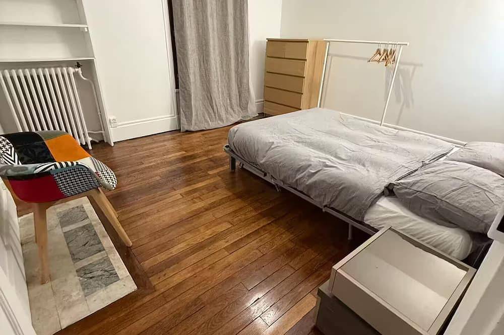 Houses near Versailles in Issy-les-Moulineaux, Hauts-de-Seine