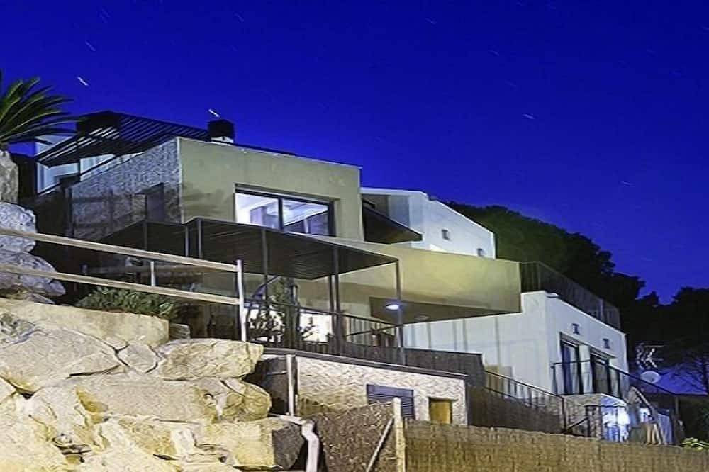 Villabarcelonacoast-Pool, Bbq, A/C,Beaches (5' by car), Barcelona (25' min),Wifi in Argentona, Costa del Maresme