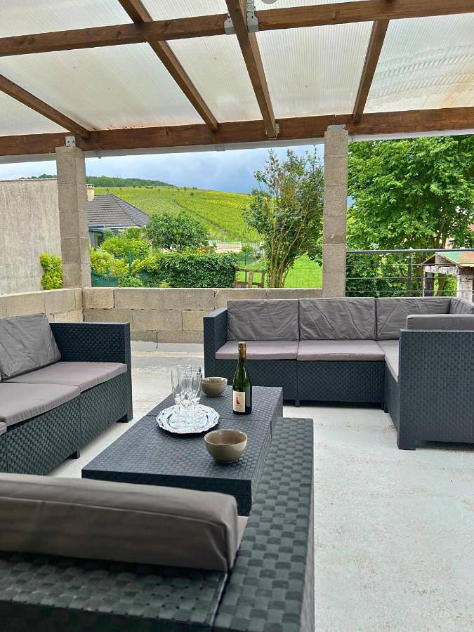 Location de vacances pour 15 personnes, avec vue et jardin à Vandières