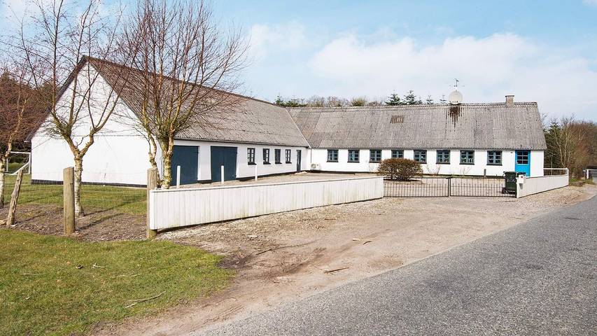 Ferienhaus für 14 Personen, mit Whirlpool und Pool sowie Terrasse und Sauna in St. Sjørup