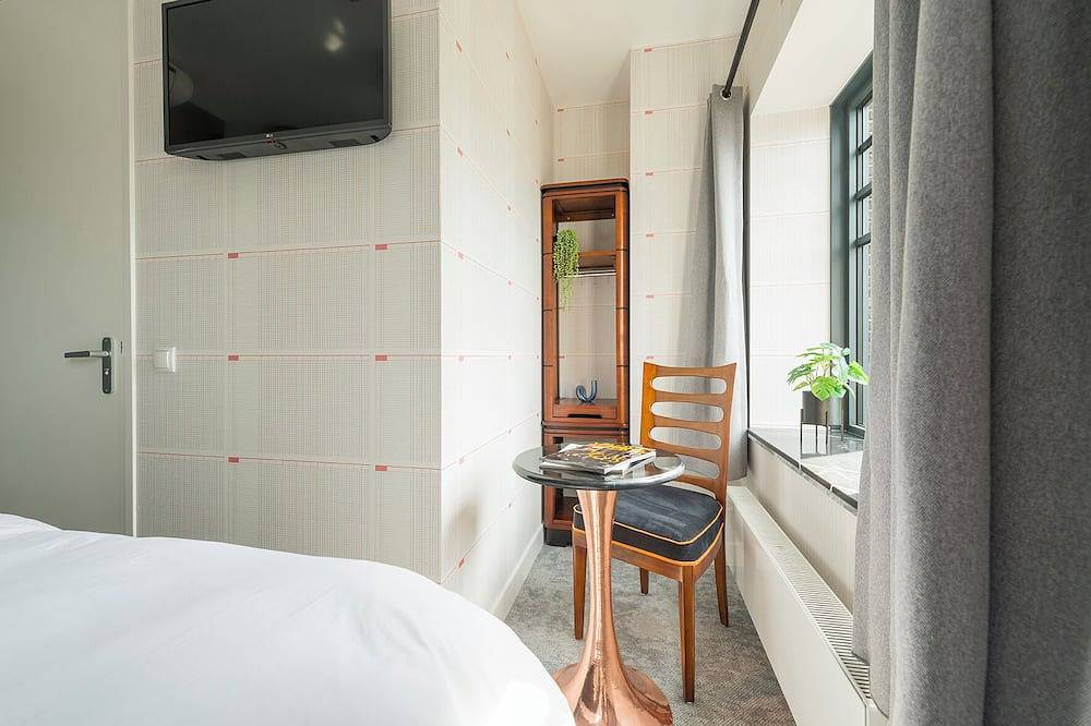 Geheel appartement, Uniek appartement met privé keuken en badkamer. in Tilburg, Noord-Brabant