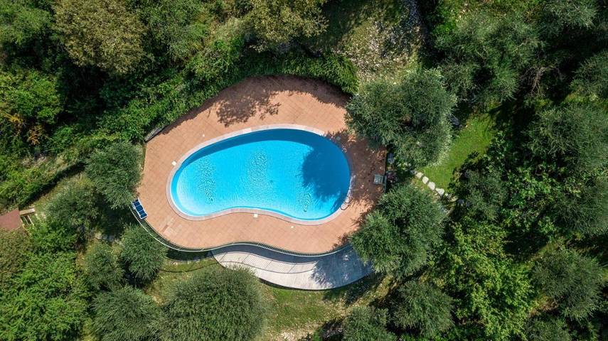 Villa mit pool für 10 Personen, mit Whirlpool und Pool sowie Garten in Torri del Benaco - 4
