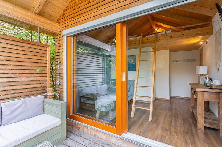 Gîte pour 2 personnes, avec Jacuzzi et Terrasse ainsi que Jardin et Sauna