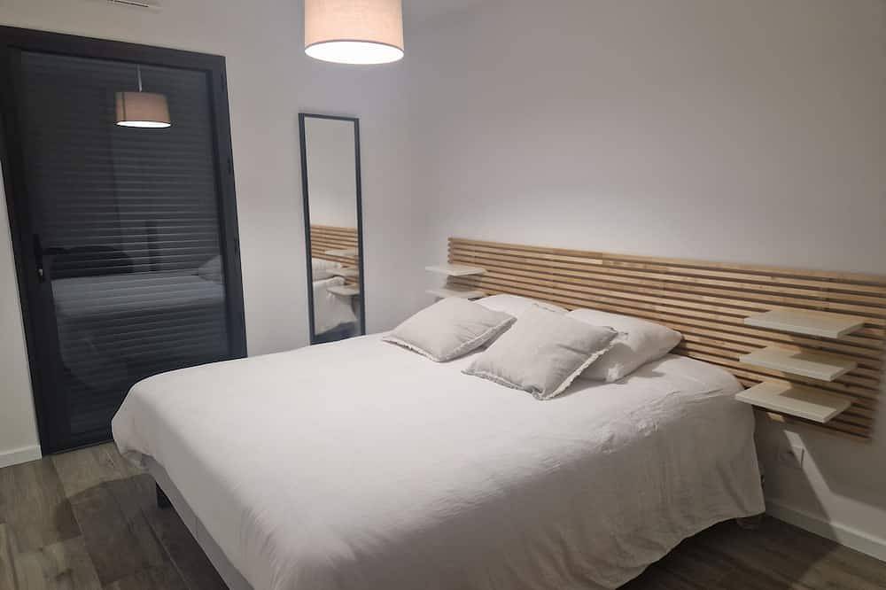 Villa Ty Varcq Avec Piscine Intérieure et vue mer in Locquirec, Ceinture Dorée