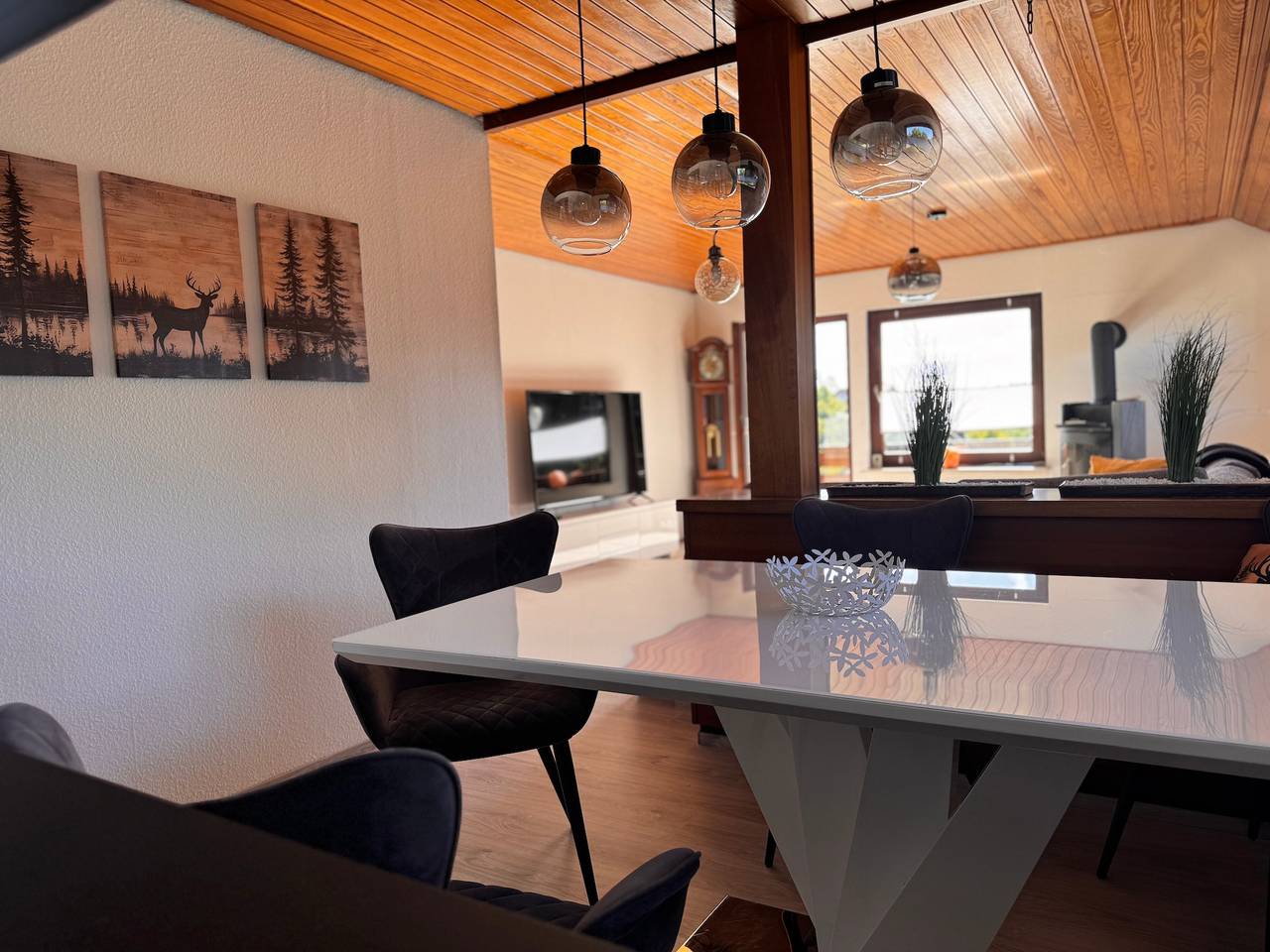 Apartamento entero, Apartamento 'Auszeit' con terraza privada, jardín privado y Wi-Fi in Niedereschach, Selva Negra Central