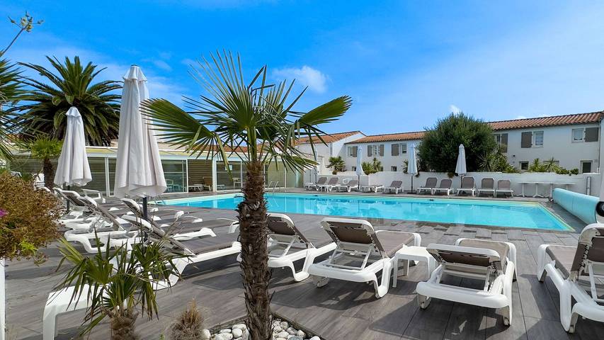Location de vacances pour 4 personnes, avec piscine à La Couarde-sur-Mer