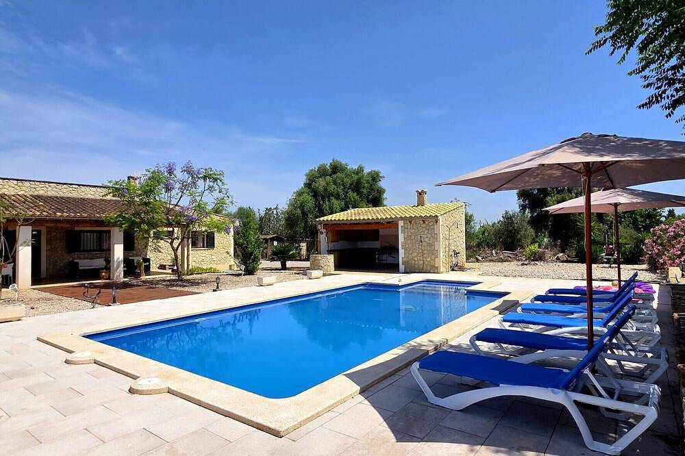 New Finca with swimming pool in Consell, Majorca Center