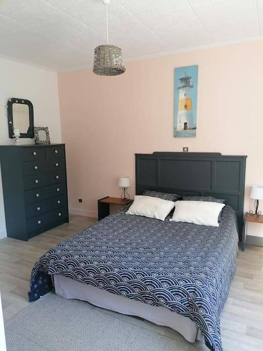 Location de vacances pour 2 personnes, avec terrasse et jardin à Longueville (Manche)