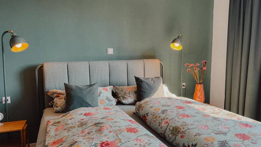 Ferienwohnung für 3 Personen, mit Terrasse und Garten sowie Ausblick