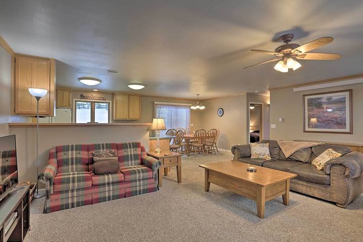 Vacation rental for 6 people, with hot tub and terrace as well as yard in Black Hills