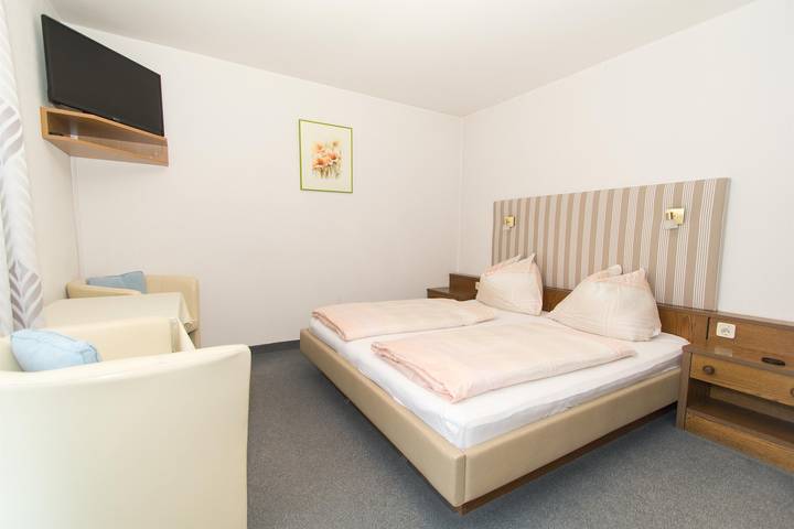 Ferienwohnung für 2 Personen, mit Balkon und Garten sowie Seeblick in Villach - 3