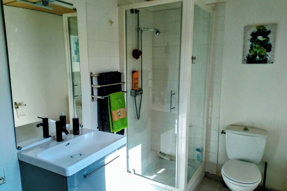 Entire apartment, Studio in Plogoff (Cap-Sizun/ Pointe du Raz) in Pointe du Raz, Plogoff