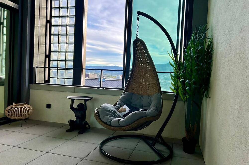Appartement entier, Zürich Penthouse Paradise: Stunning City Views! in Zurich, District de Zurich