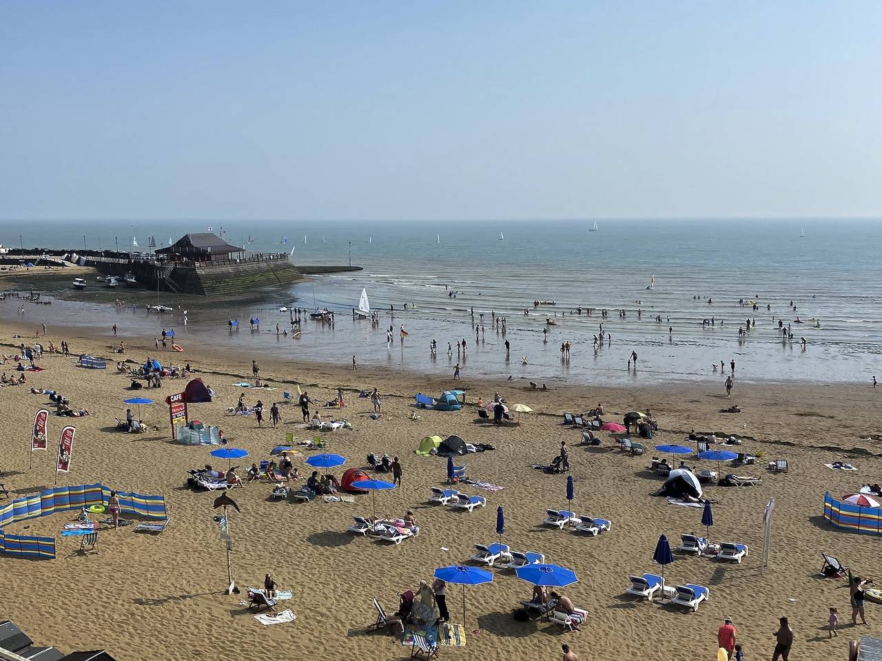 Viking Bay Apartment in Botany Bay, Kent
