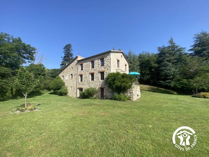 Gîte pour 5 personnes, avec terrasse à Saint-Laurent-de-Cerdans - 2