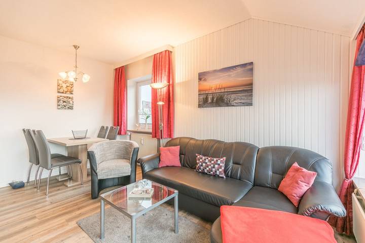 Ganze Wohnung, Zentrale Ferienwohnung "Jessica" für 4 Personen, strandnah in Büsum, Kreis Dithmarschen