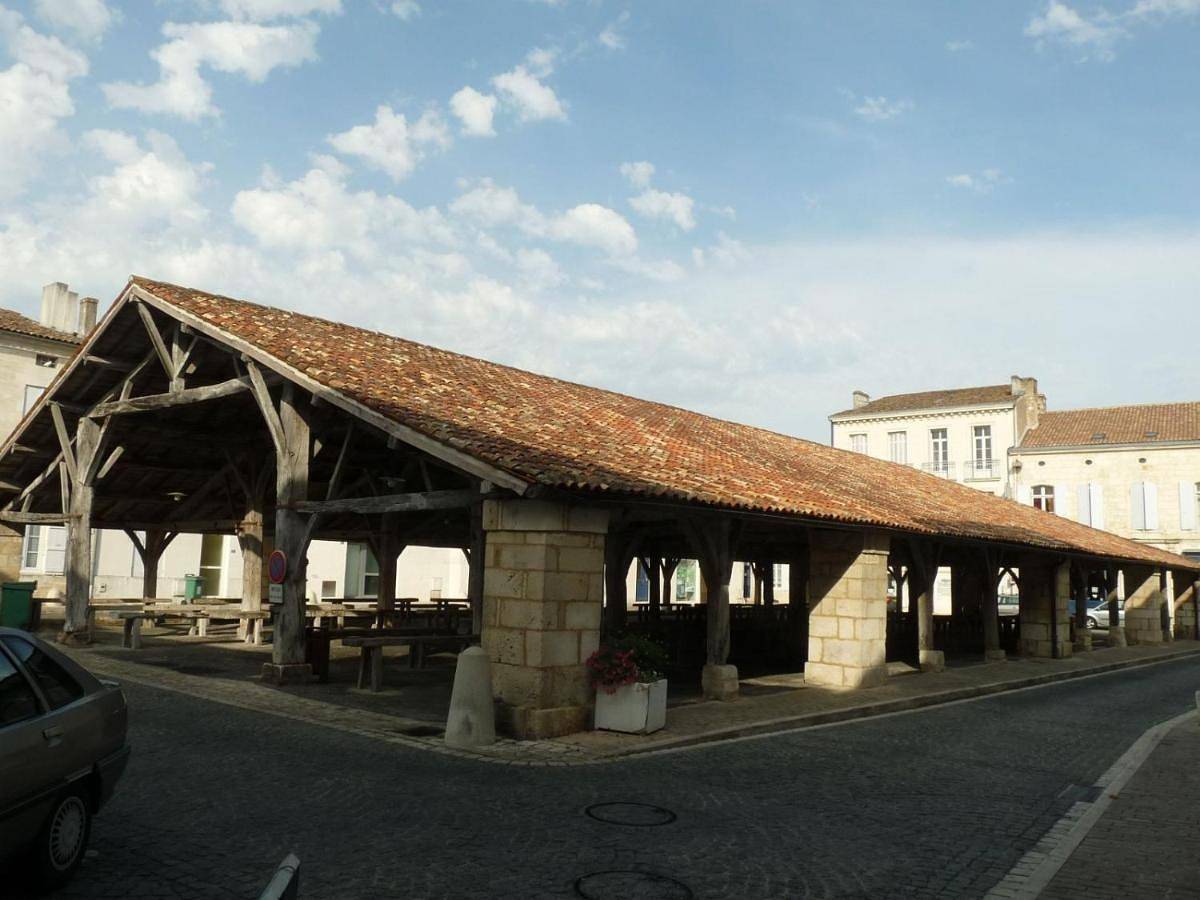 Appartement entier, One-Bedroom Apartment in Cozes, Région de Saintes