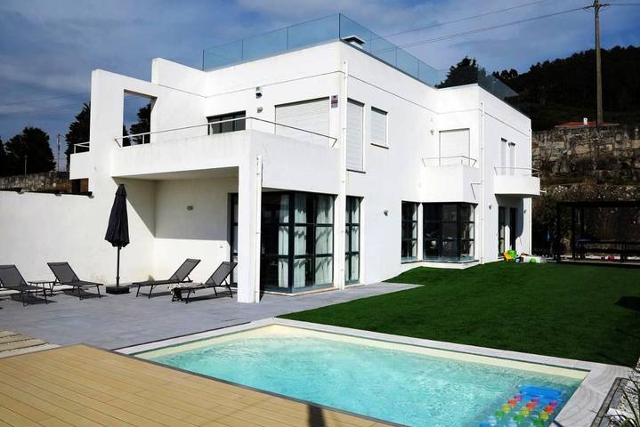 Location de vacances pour 11 personnes, avec vue ainsi que jardin et piscine à Moledo - 2