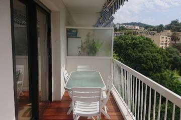 Gîte pour 5 personnes, avec balcon, adapté aux familles dans Cannes La Bocca