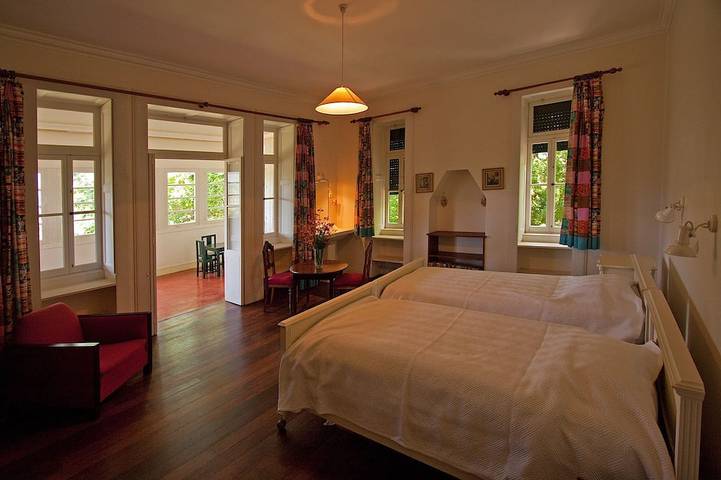 Das Haupthaus Quinta das Colmeias befindet sich auf einem Bio-Bauernhof in Madeira in Santo António da Serra, Madeira