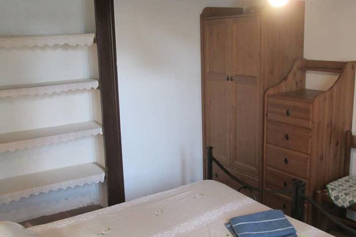 Ganze Wohnung, Apartment for couples with garden - 10 min from the lake! in Salò, Gardasee-Berge