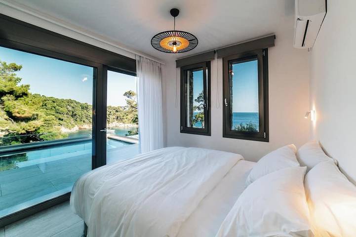 Ocean-front villa, private pool in Alonissos island, Greece. Panoramic sea view. in Alonissos