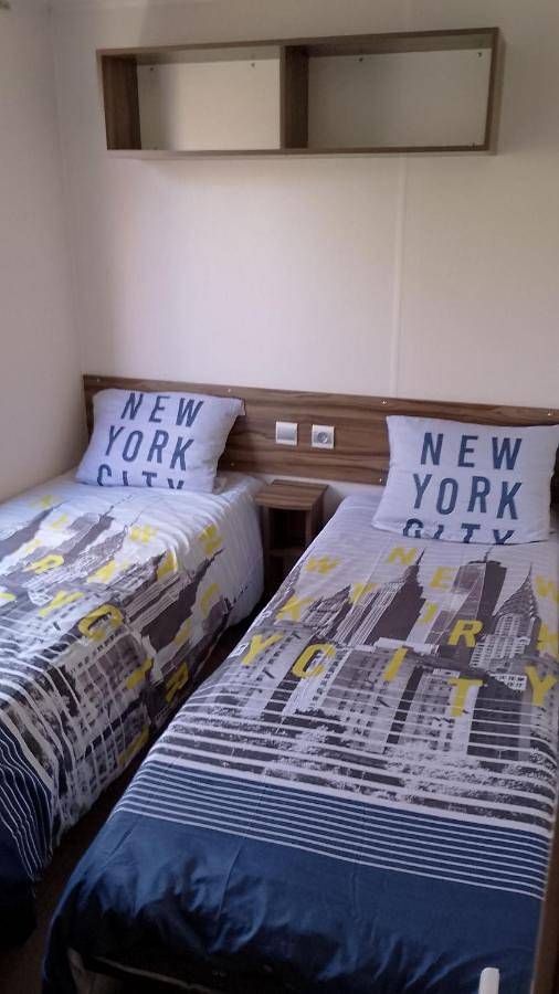 Location de vacances pour 6 personnes, avec terrasse et jacuzzi ainsi que piscine et jardin, animaux acceptés à Gastes - 4