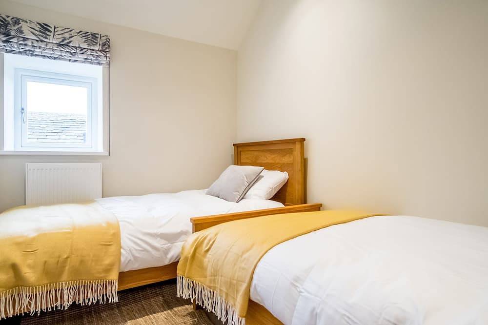 School Cottage, family friendly, luxury holiday cottage in Holmfirth in Westliches Yorkshire