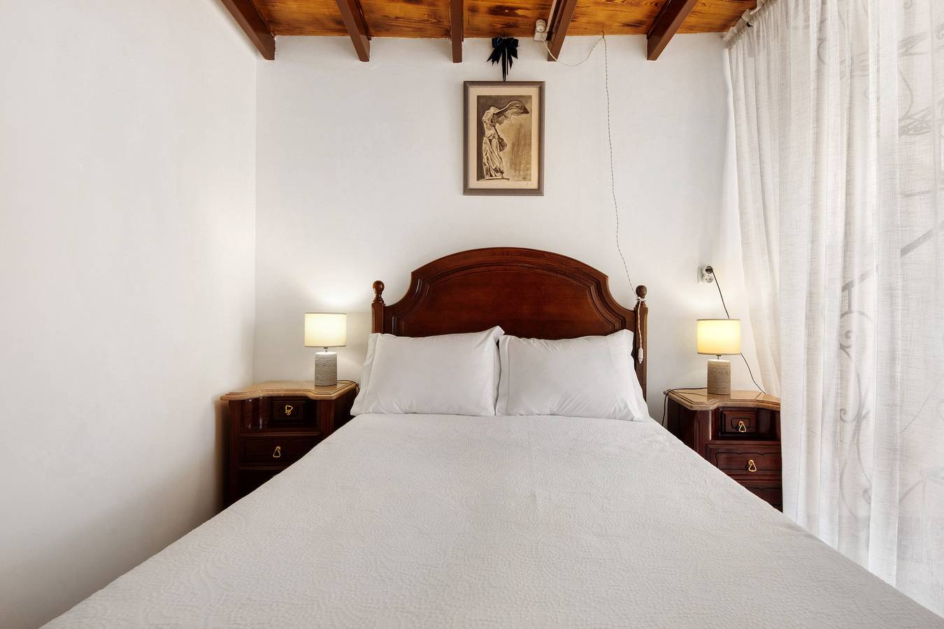 Entire studio, Studio 'Quarto Exterior - Casa Da Jesus' with Mountain View, Wi-Fi and Air Conditioning in Provesende, Gouvães do Douro e São Cristóvão do Douro, Valo do Tua