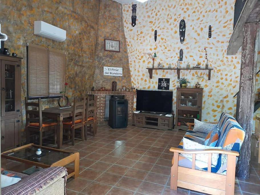 Two-Bedroom House in Sotillo de la Adrada, Provincia de Ávila