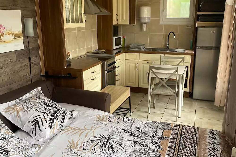 Apartamento entero, Charming studio with terrace and private parking in Barbaira, Región de Carcassonne
