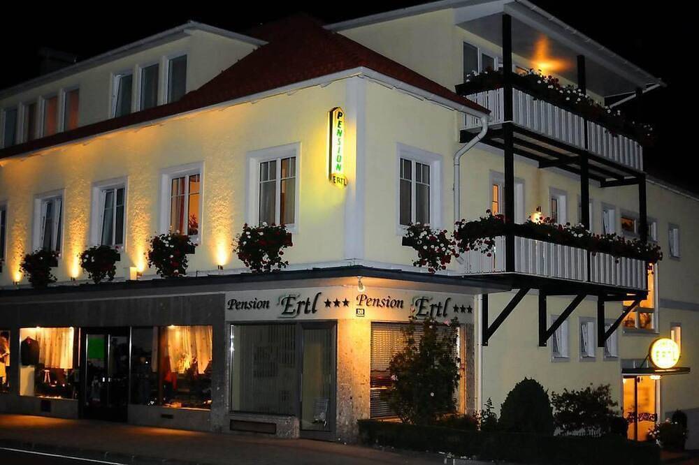 Doppelzimmer mit Dusche/wc - Pension & Appartements Ertl in Seeboden, Oberkärnten