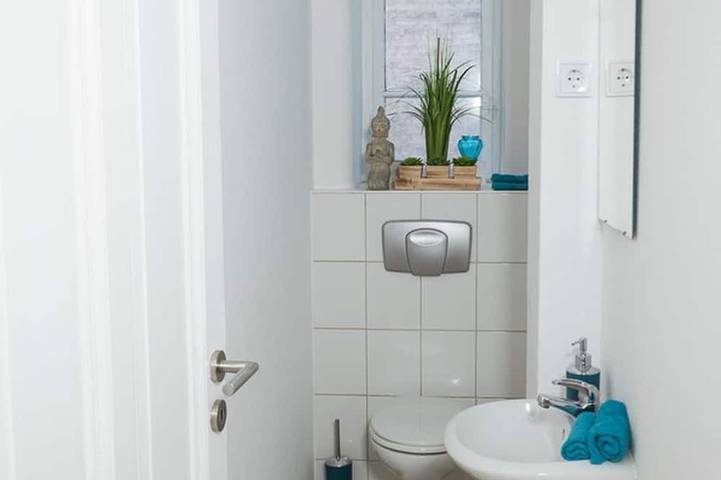 Entire apartment, New Listing in Wiesbaden, South Hesse