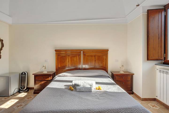 Holiday Home 'Camera Ulivo Con Vista Mare' with Sea View, Wi-Fi and Air Conditioning in Vico Equense, Sorrento Coast