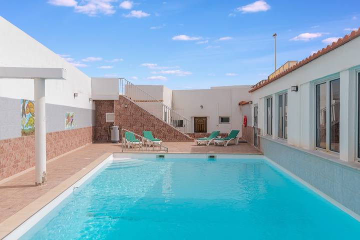 Ferienhaus für 9 Personen, mit Terrasse und Garten sowie Pool in La Garita
