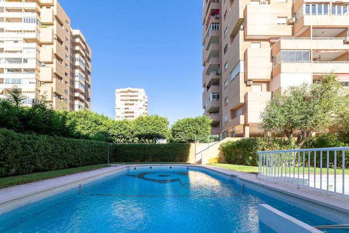 Vakantiewoning voor 4 personen, met Balkon en Kinderzwembad in Roquetas de Mar