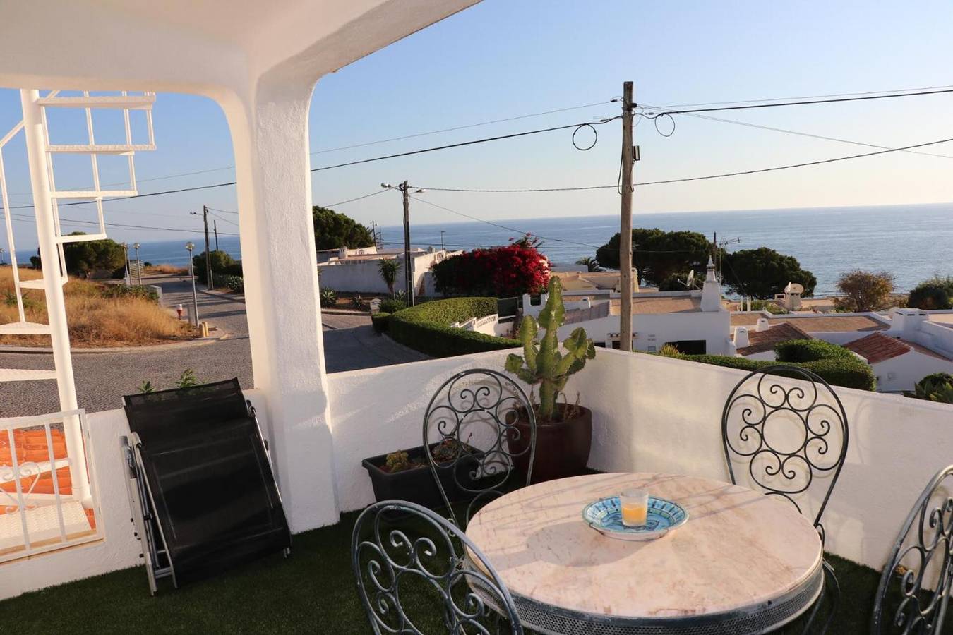 Apartment 'Gudrun' with Sea View, Wi-Fi and Air Conditioning in Carvoeiro, Lagoa