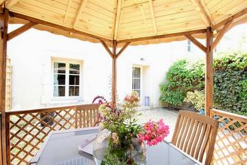 Gîte pour 4 personnes, avec jardin et piscine ainsi que jacuzzi et terrasse, animaux acceptés dans le Calvados