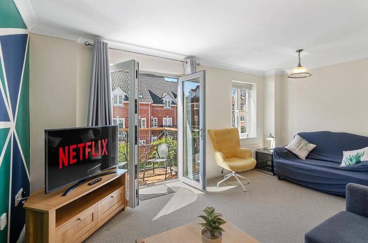 Holiday home for 9 people, with Balcony and Terrace in Norwich