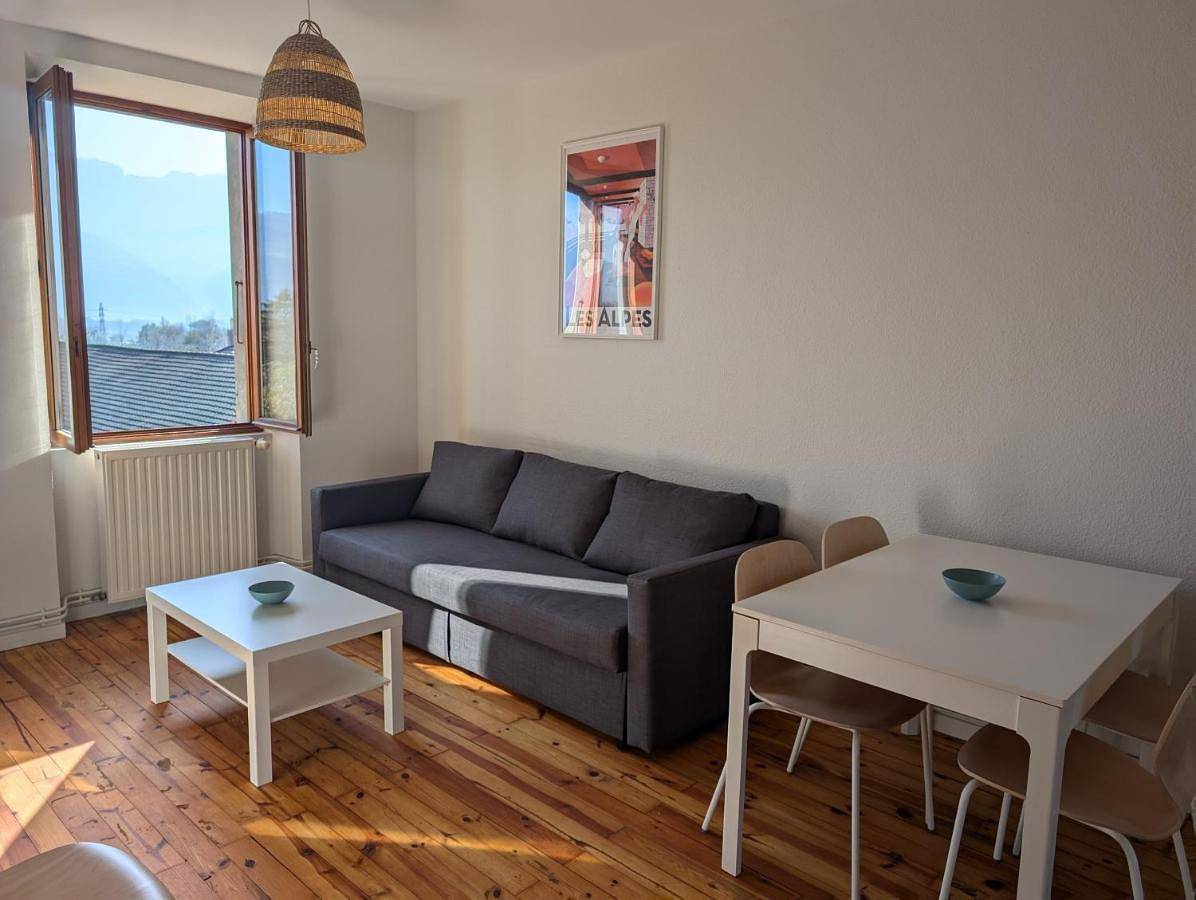 Appartement entier, Two-Bedroom Apartment with Mountain View in Montbonnot-Saint-Martin, Isère