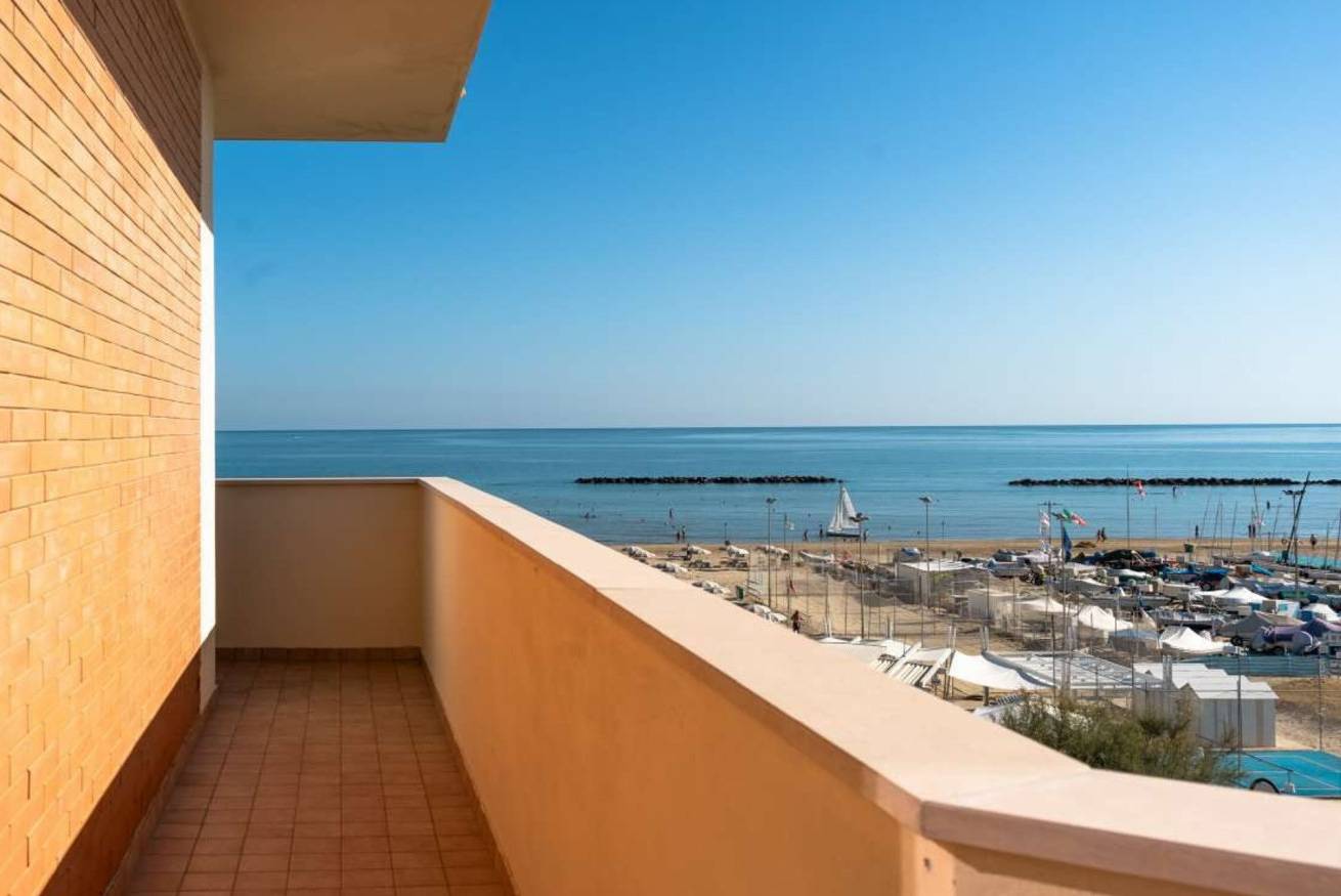 Appartement entier, Se245 - Senigallia, apartment with balcony and sea view in Bagni 11 Giovanni e Olga, Senigallia (Commune)