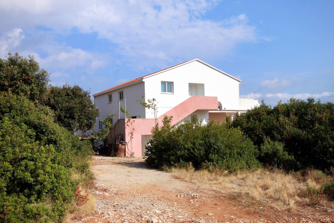 Ganze Wohnung, 2-Zimmer-Ferienwohnung mit Terrasse und Meerblick Zavalatica, Korcula A-247-a in Čara, Korcula