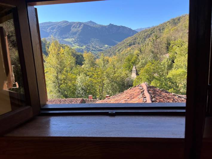 Hel lägenhet, Apartment 'Casa Modesto' with Mountain View, Private Terrace and Shared Garden in Camaleño, Kantabriska Bergen