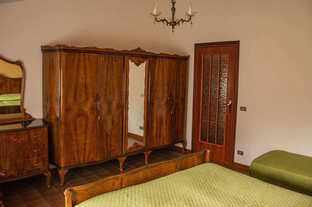 Ganze Wohnung, Aunt Maria's - Torrezzo Apartment. Your terrace on Lake Endine in Monasterolo del Castello, Prealpi Bergamasche Orientali