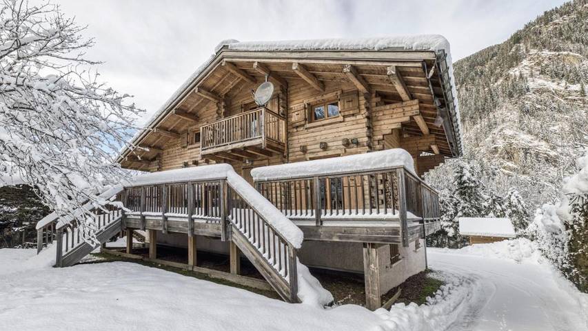 Gîte pour 8 personnes, avec Balcon et Terrasse ainsi que Jardin et Vue dans Parc de Merlet