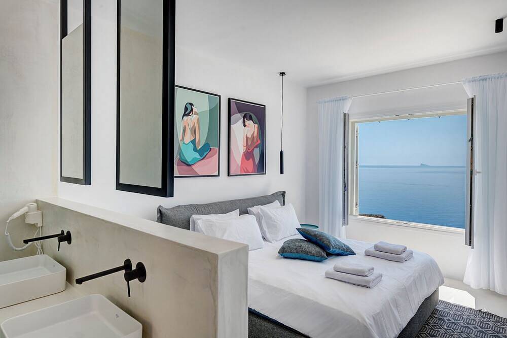 Villa Lilak - Luxury in Syros with stunning Aegean Sea view and private pool in Syros