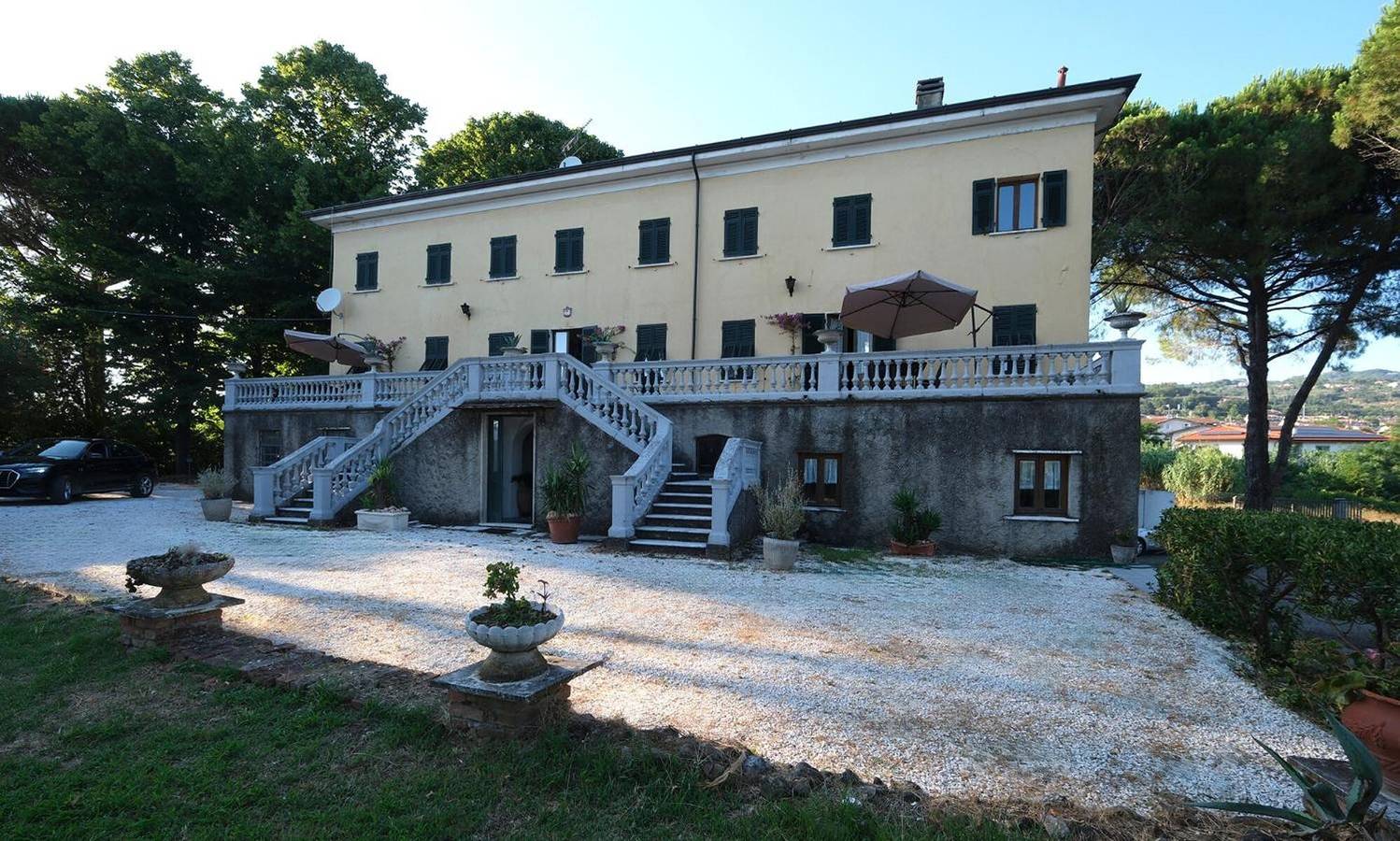 Appartement entier, Appartement 'Villa Pini - Franca' avec piscine partagée, Wi-Fi et climatisation in Sarzana, Parc naturel régional de Montemarcello-Magra-Vara
