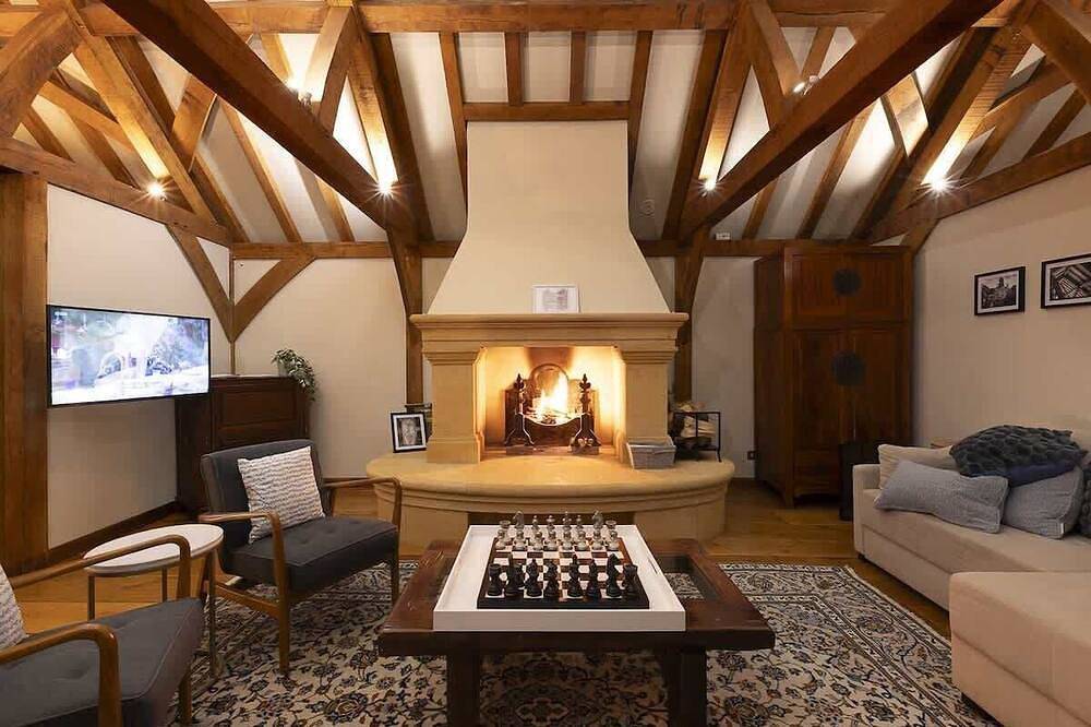 Pool House at Mill Cottage in Goring, North Wessex Downs